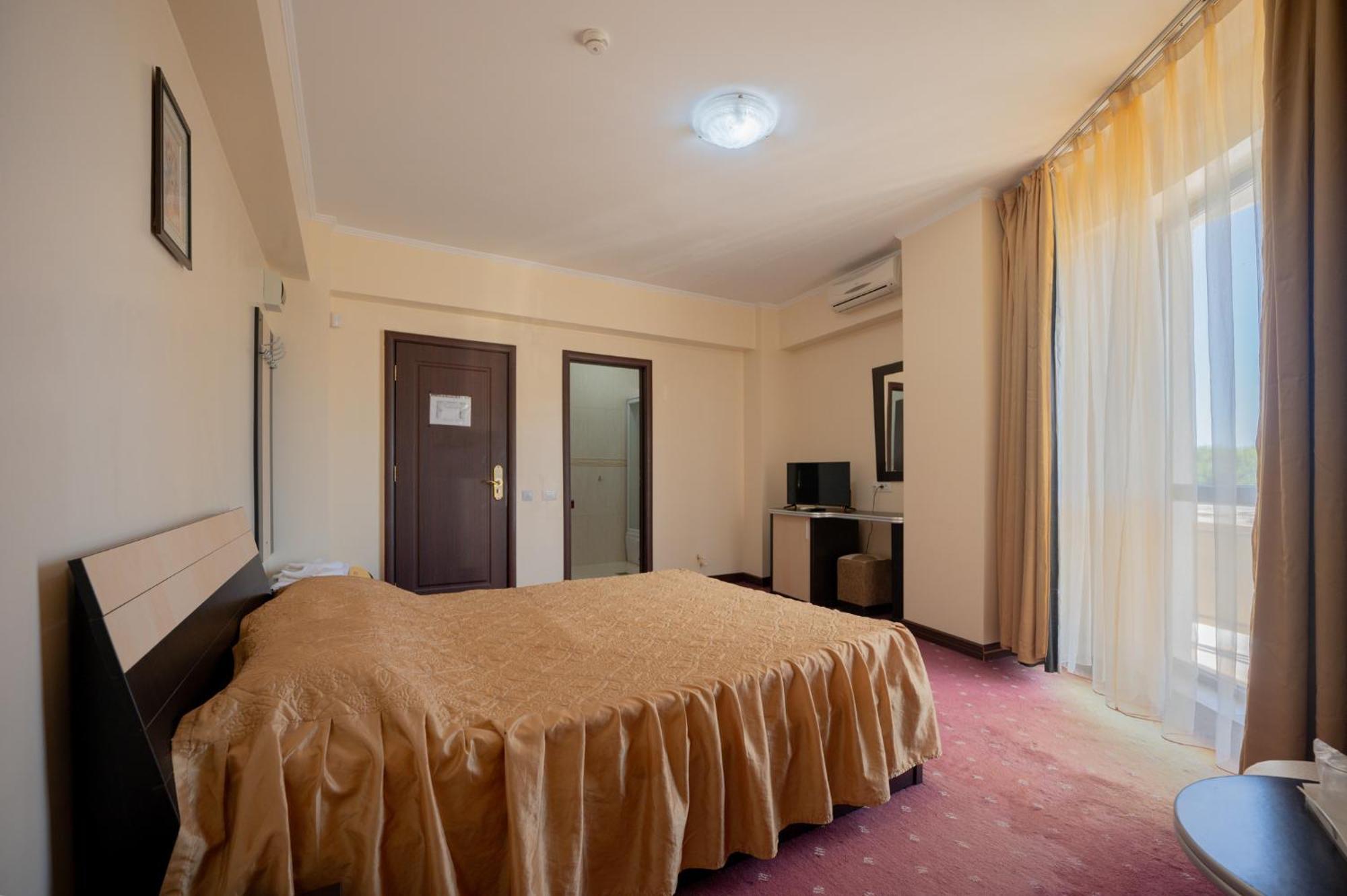 Hotel Coral Eforie Nord Ngoại thất bức ảnh